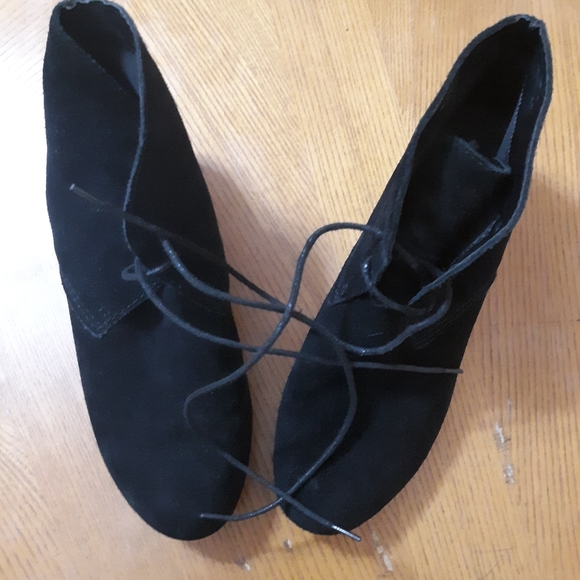 SALE‼️🥰🥾Beautiful Suede Booties!🎈 - Picture 10 of 12